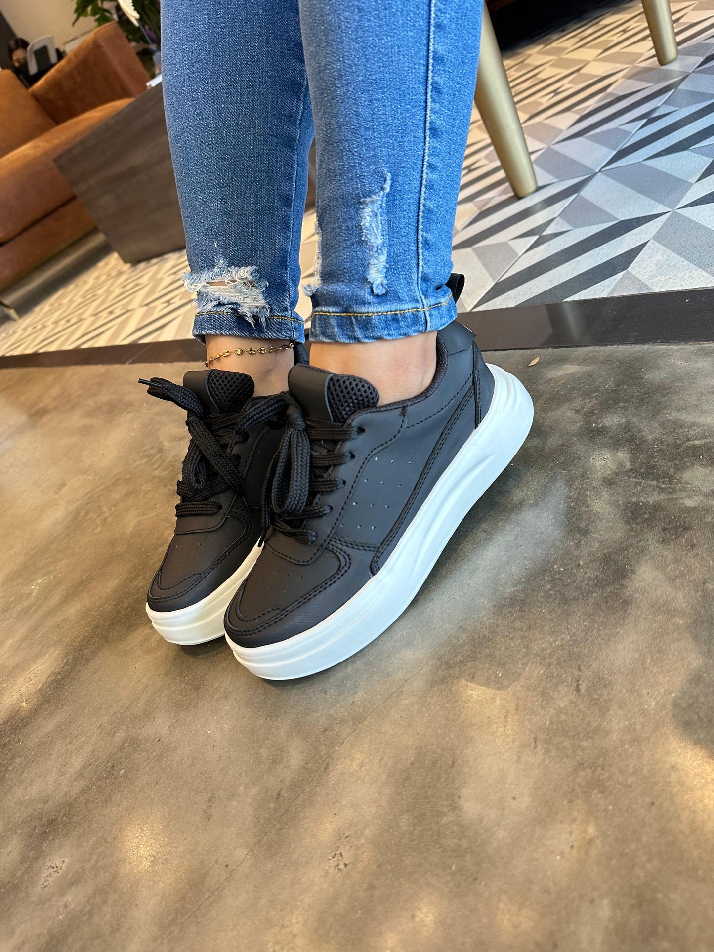 CLASICO NEGRO