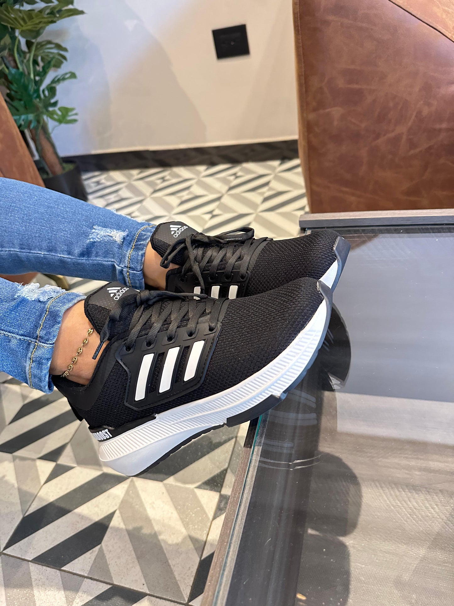 RUNNING NEGRO/BLANCO