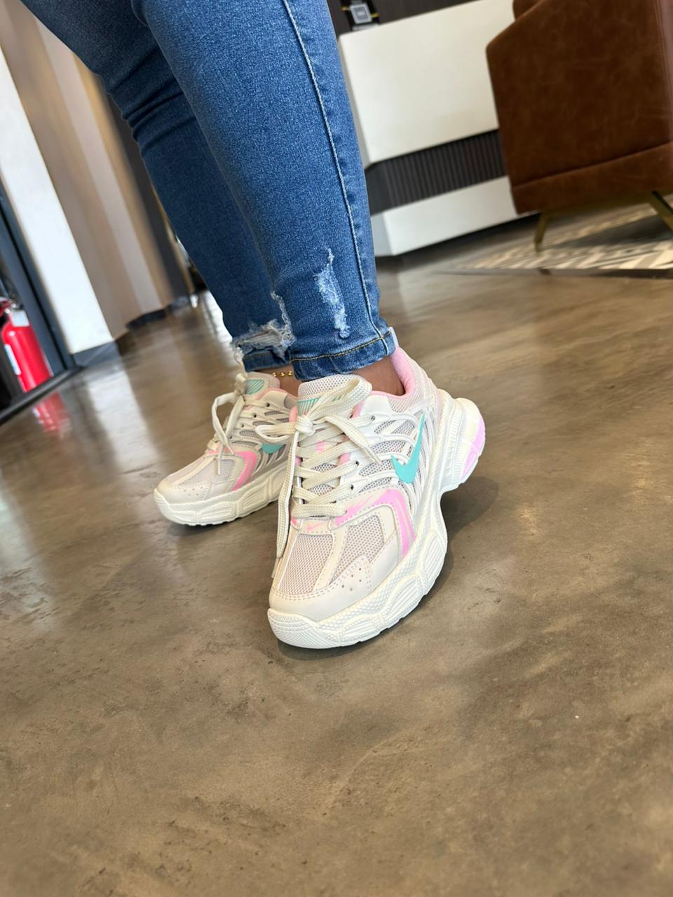 SKATE 030 CREMA ROSA