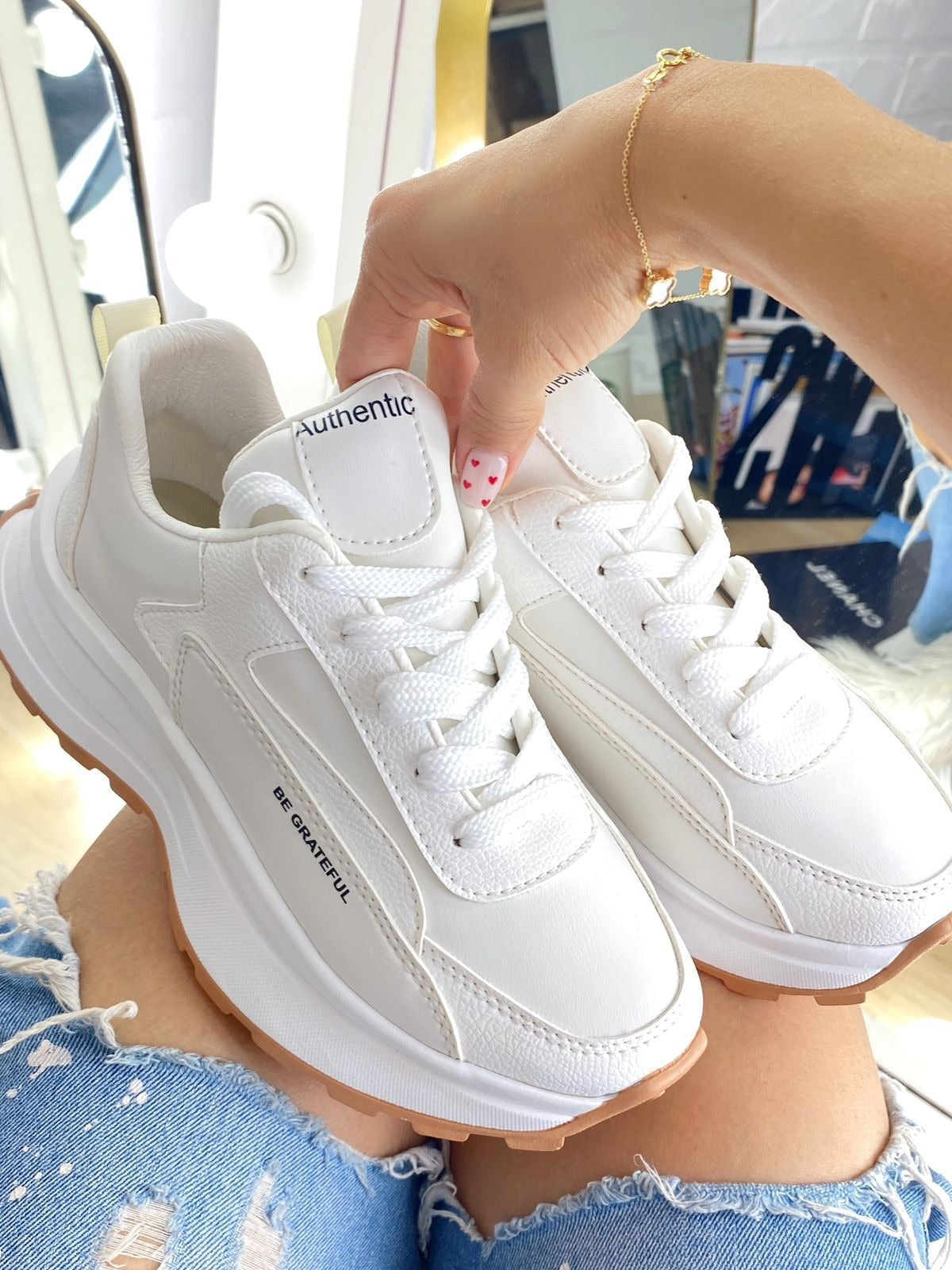 AUTHENTIC BLANCO